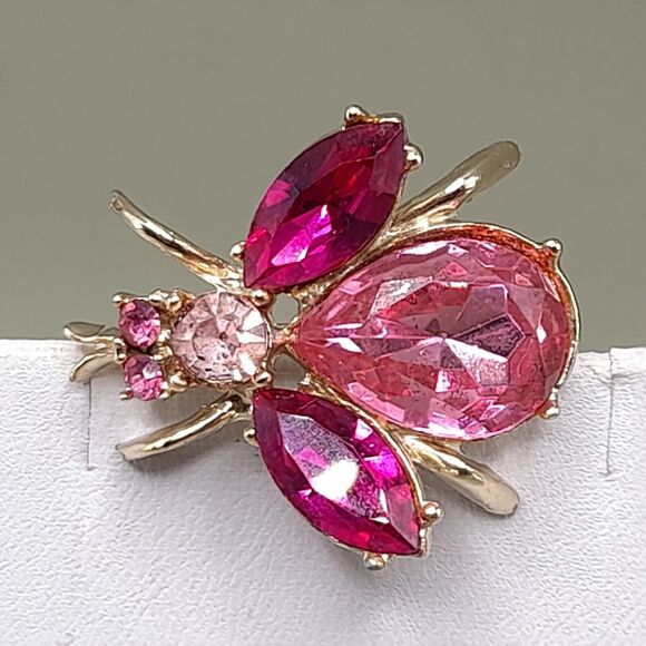 Vintage Pink Rhinestone Brooch Insect Fly, Gold Tone, 1950s, 1 1/8 Inch - Picture 7 of 10